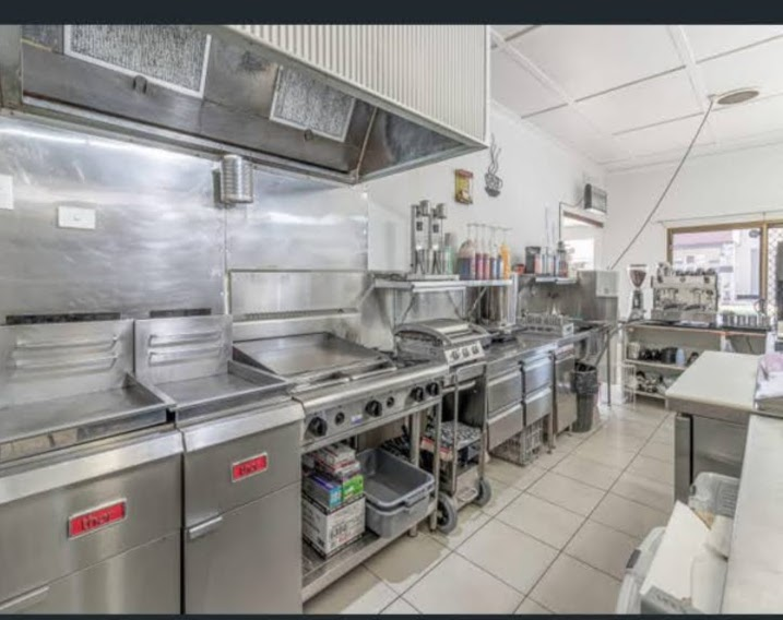 Freehold licensed Cafe / Restaurant with lifestyle