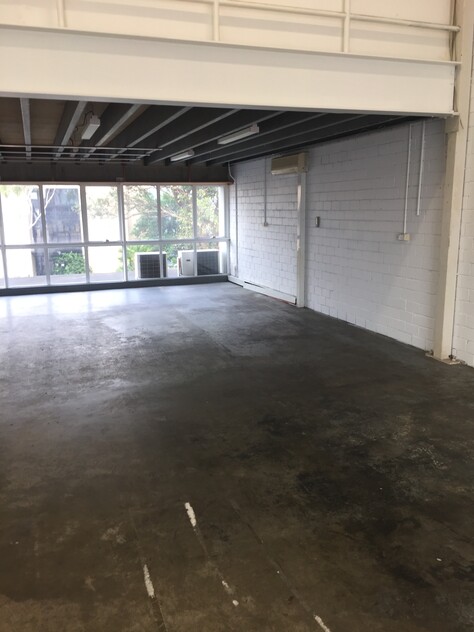 OUTSTANDING WAREHOUSE AVAILABLE NOW