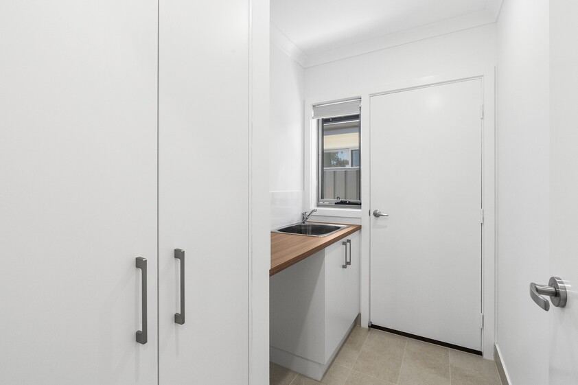 Brand New Luxurious Family House for Lease!