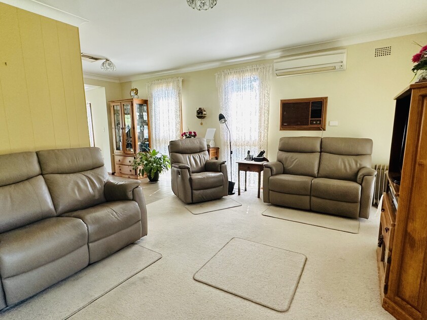 4 SALE - Back on the market!