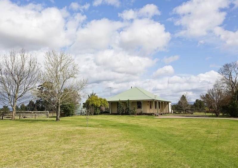 SUPERB EQUESTRIAN COMPLEX FOR LEASE - LONG LEASE AVAILABLE