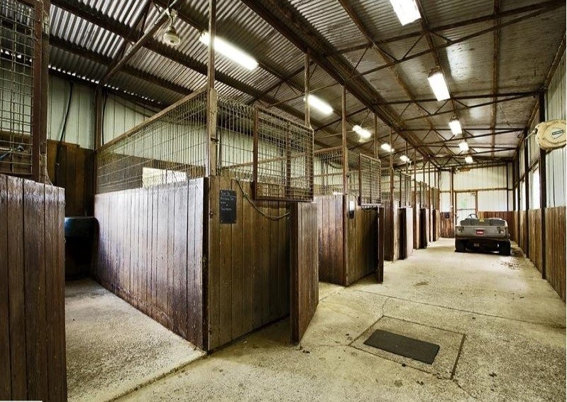 SUPERB EQUESTRIAN COMPLEX FOR LEASE - LONG LEASE AVAILABLE
