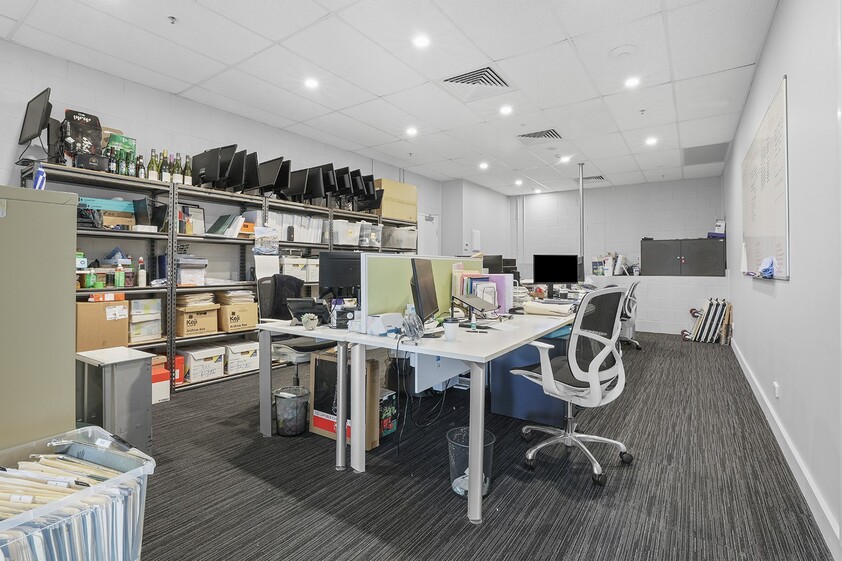 Perfect Retail or Office Opportunity