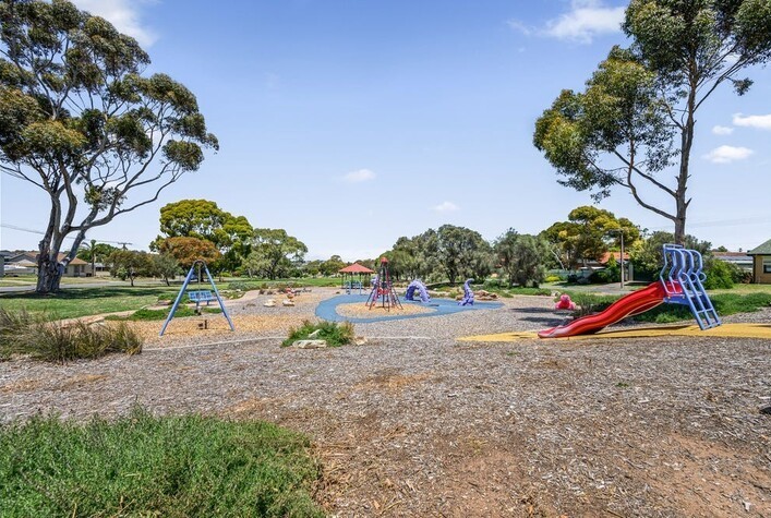3-bedroom sanctuary 5 mins from the beach