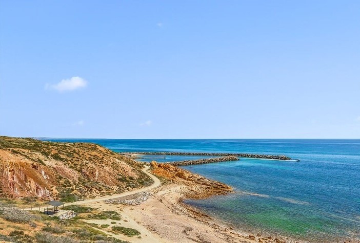 3-bedroom sanctuary 5 mins from the beach