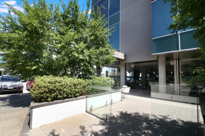 Turn Key Operation Cafe/Restaurant/Function Venue For Sale in Modern Business Park