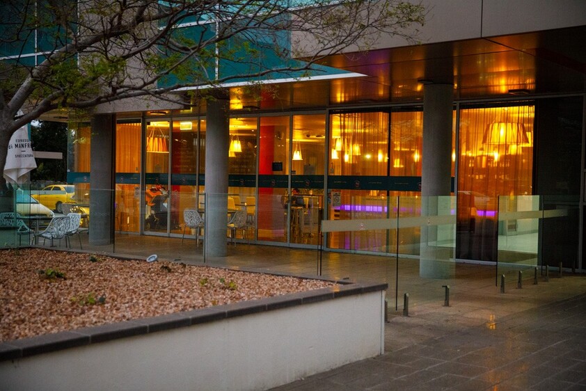Turn Key Operation Cafe/Restaurant/Function Venue For Sale in Modern Business Park