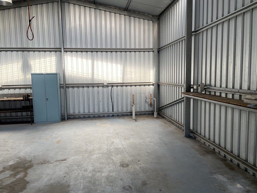 Car Yard / Hard stand display yard