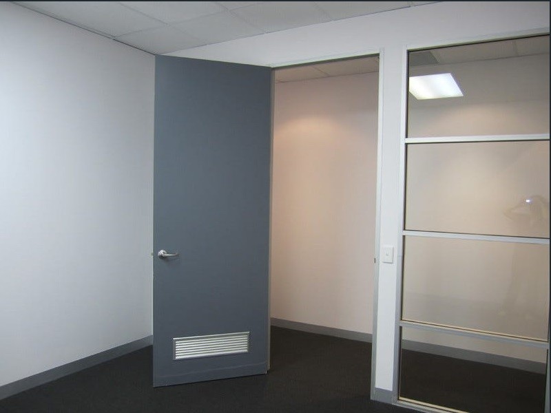 Modern Offices For Lease - High Exposure with over 30,000 cars daily - City Fringe