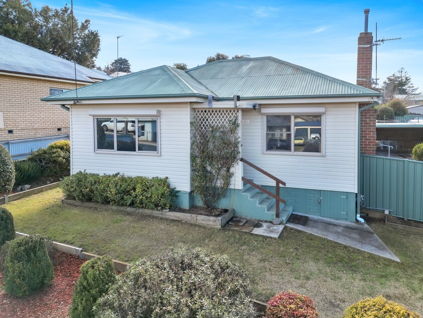4 Alkoomi Place Cooma NSW 2630 House for Sold