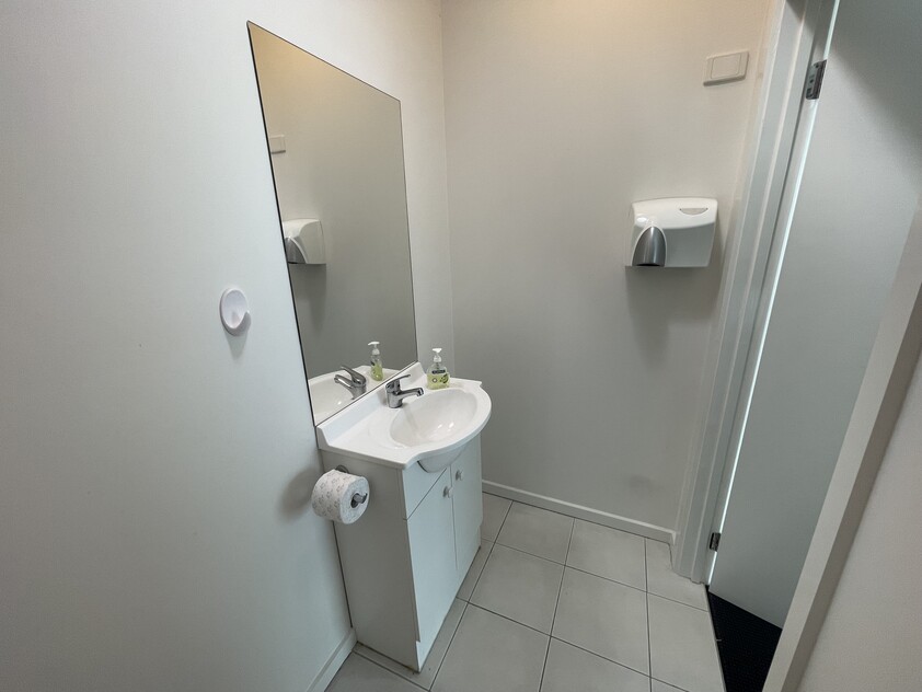 TREATMENT ROOMS/OFFICE/MEDICAL - LANDLORD INCENTIVES