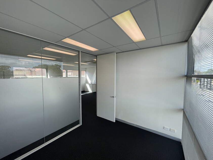 TREATMENT ROOMS/OFFICE/MEDICAL - LANDLORD INCENTIVES