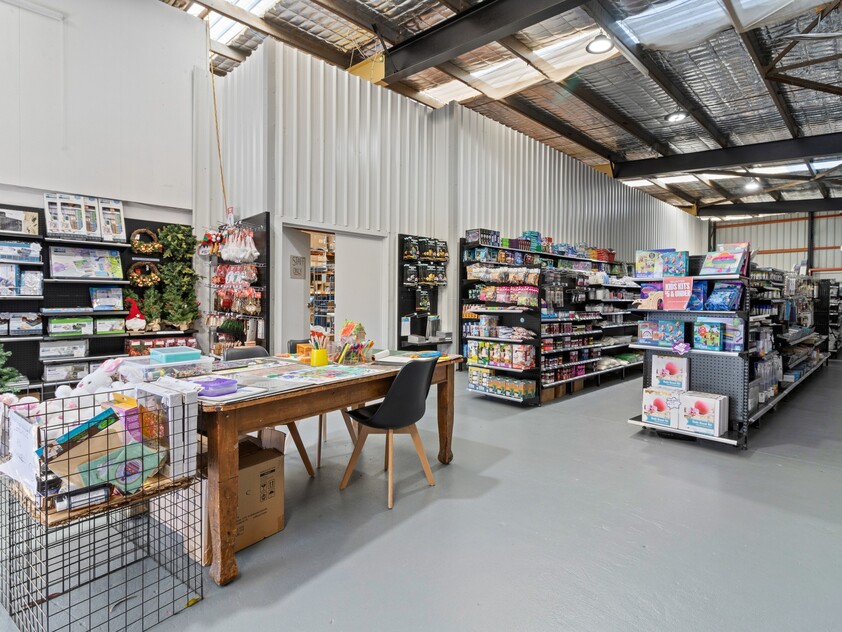 HUGE SPACE WITH HUGE EXPOSURE