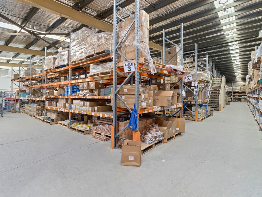 HUGE SPACE WITH HUGE EXPOSURE