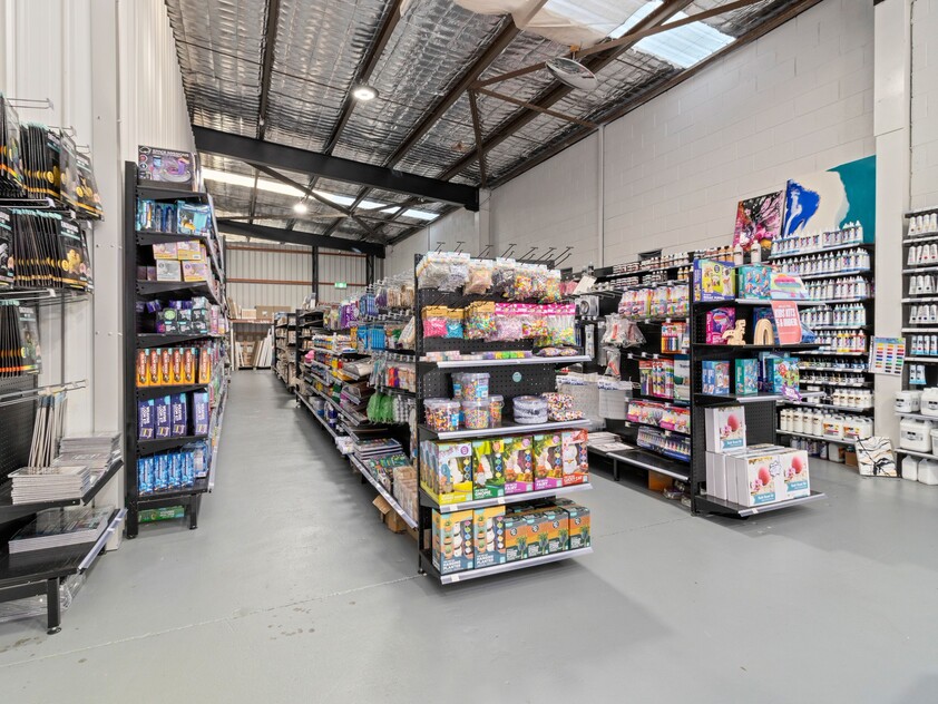 HUGE SPACE WITH HUGE EXPOSURE
