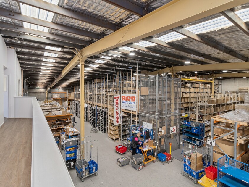 HUGE SPACE WITH HUGE EXPOSURE