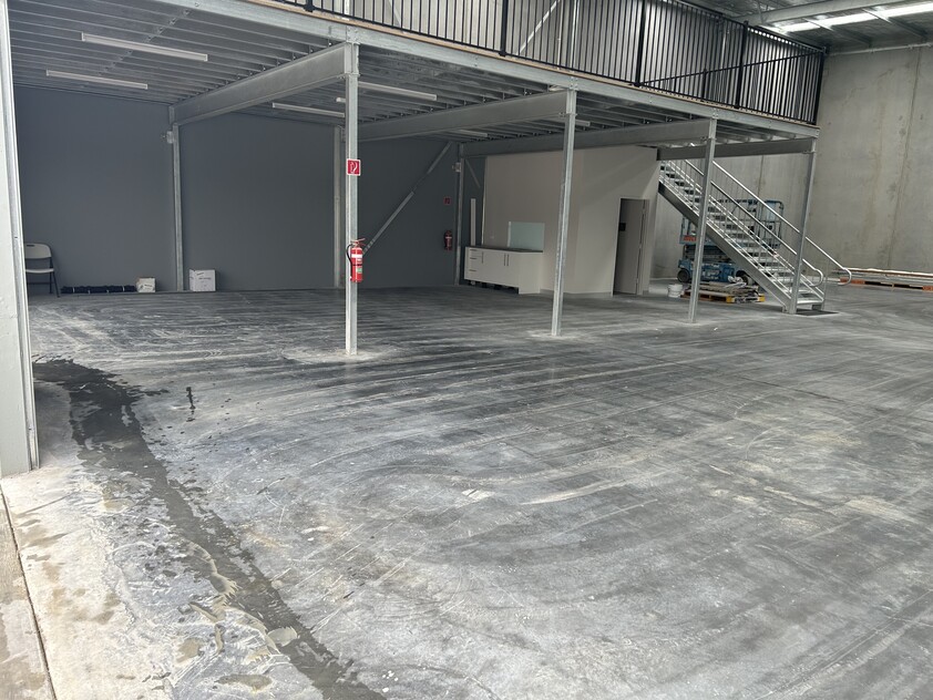 Office/factory warehouse