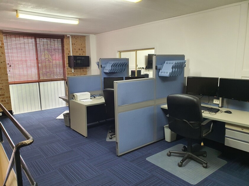 Turn key fully fitted office space with Fibre 1000 internet and all outgoings included