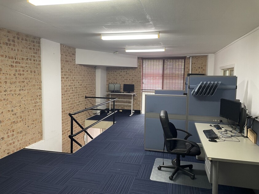 Turn key fully fitted office space with Fibre 1000 internet and all outgoings included