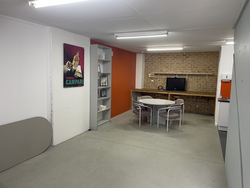 Turn key fully fitted office space with Fibre 1000 internet and all outgoings included