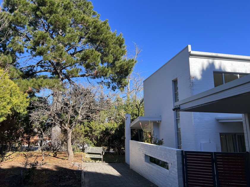 APPLICATION RECEIVED- Modern bright duplex in central Woden - close to schools