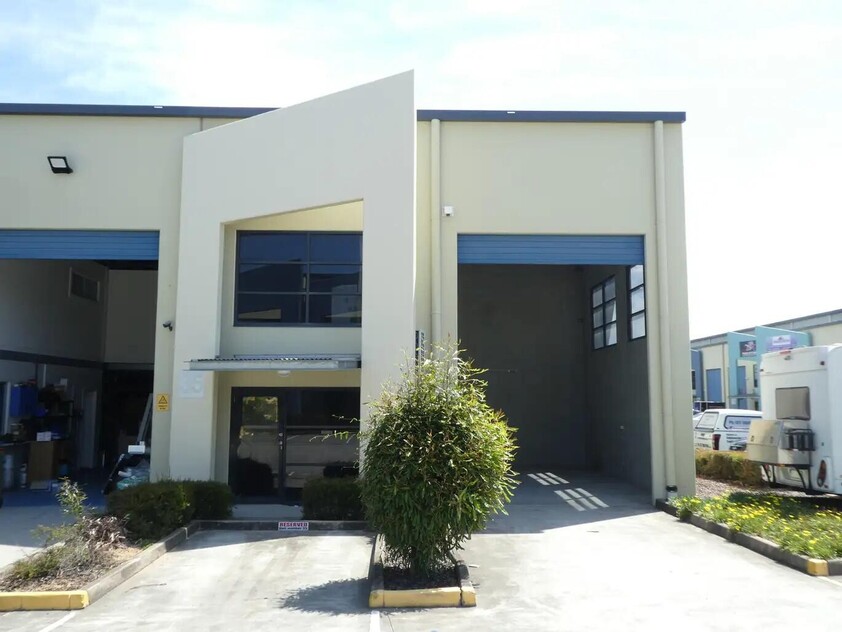 110m²* Warehouse And Office Unit