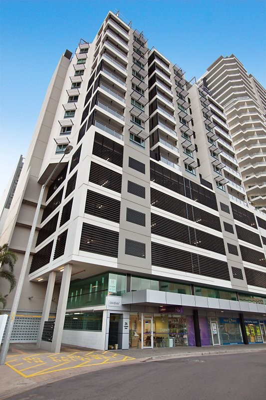 Commercial Space Available: Prime Location, Endless Possibilities!