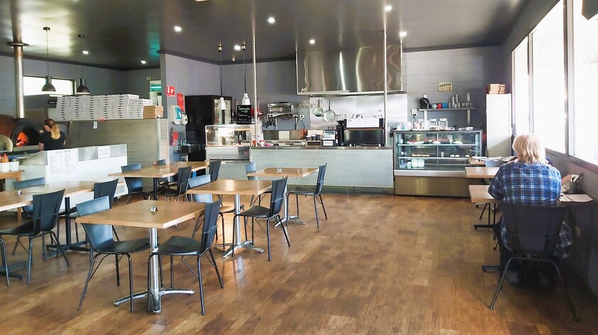 Cafe, Restaurant & Pizzeria