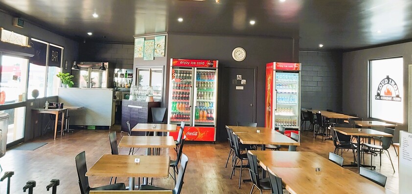 Cafe, Restaurant & Pizzeria