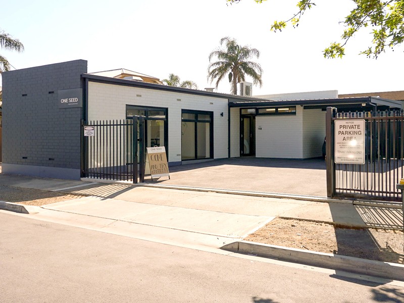 FANTASTIC BOUTIQUE OFFICE OR STUDIO