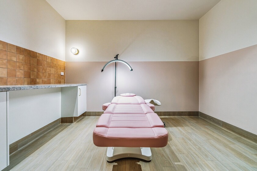 Exciting Leasing Opportunity for Hair, Beauty & Wellness Professionals!
