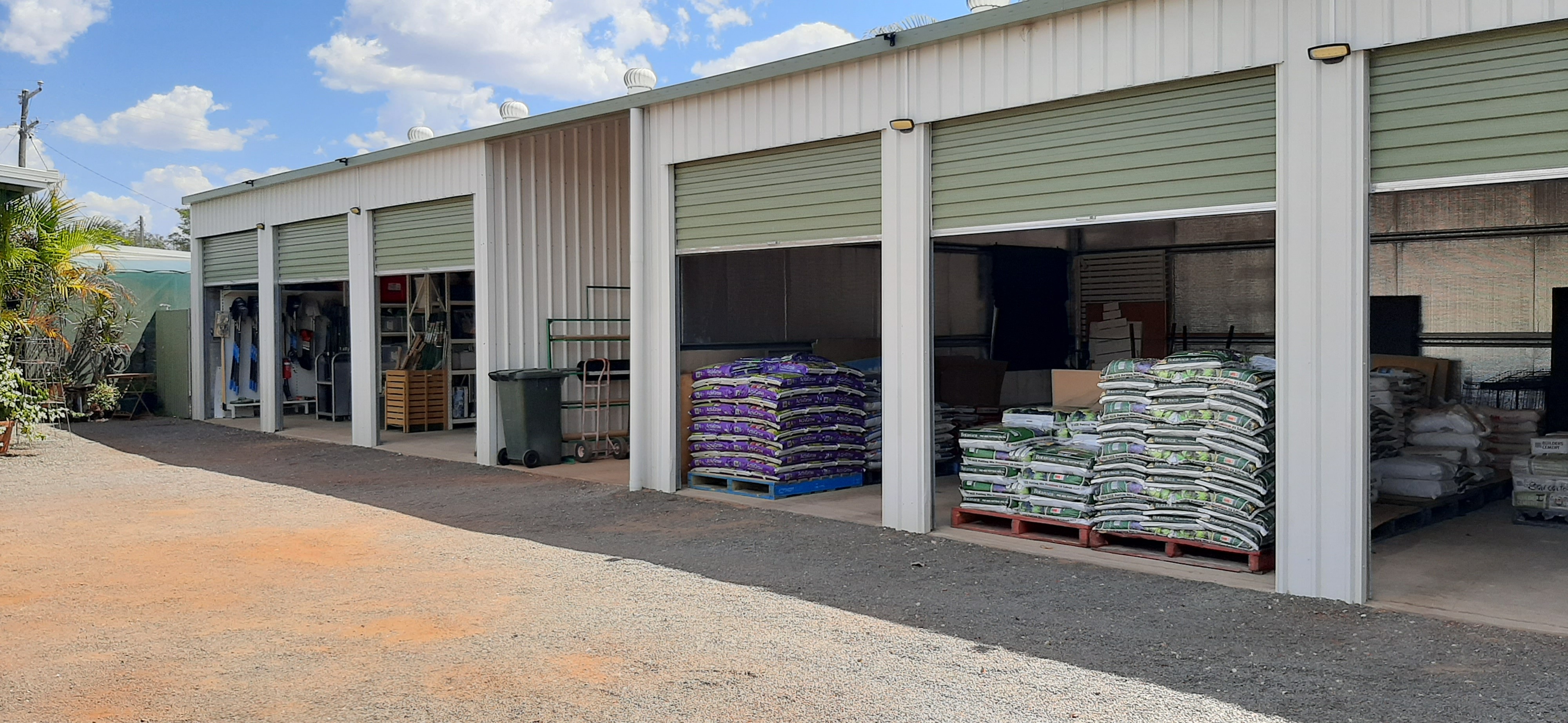 10 Willow Street Barcaldine QLD 4725 Home / Garden for Sale