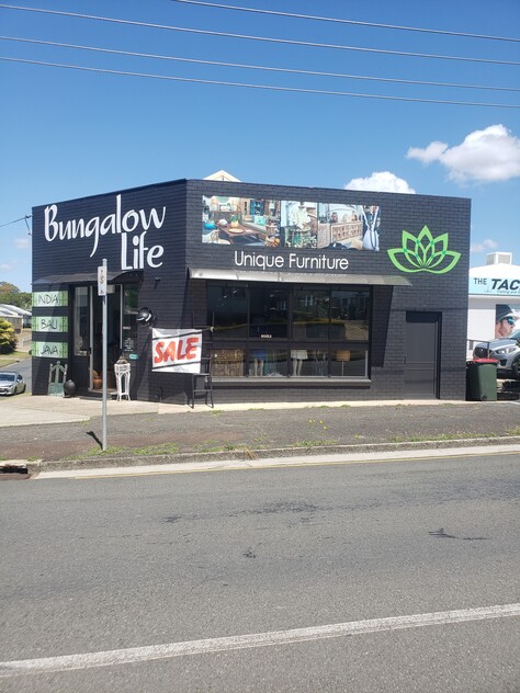 High Exposure 500sq mtr open showroom with many surrounding Businesses.