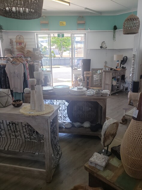 High Exposure 500sq mtr open showroom with many surrounding Businesses.