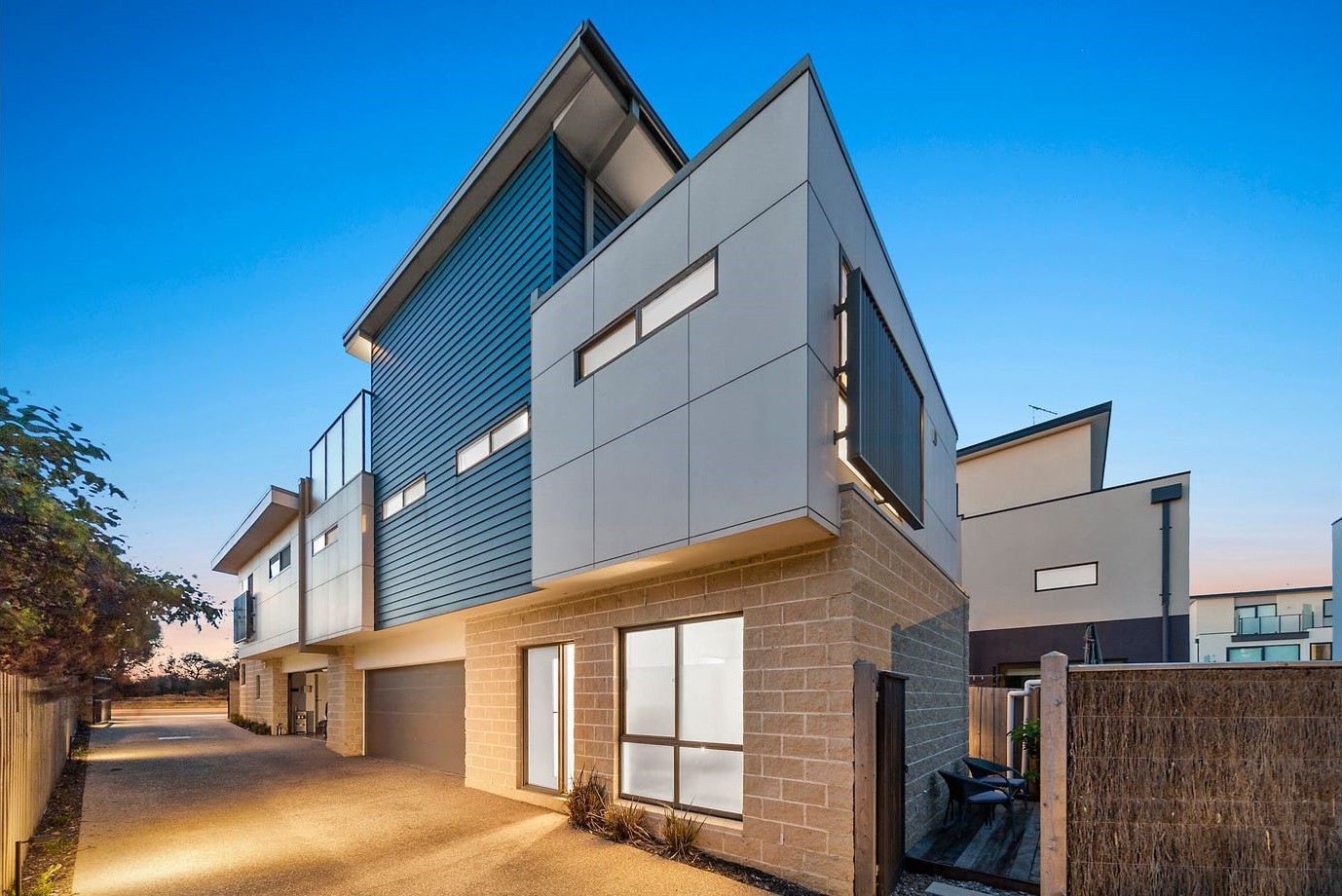 2/204 Nepean Highway Seaford VIC 3198 Townhouse for Sale