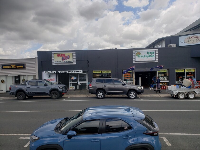 SHOP FRONT for LEASE 160 sq mtrs with great traffic exposure and High & Dry !