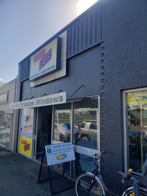 SHOP FRONT for LEASE 160 sq mtrs with great traffic exposure and High & Dry !