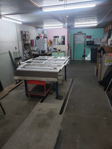 SHOP FRONT for LEASE 160 sq mtrs with great traffic exposure and High & Dry !