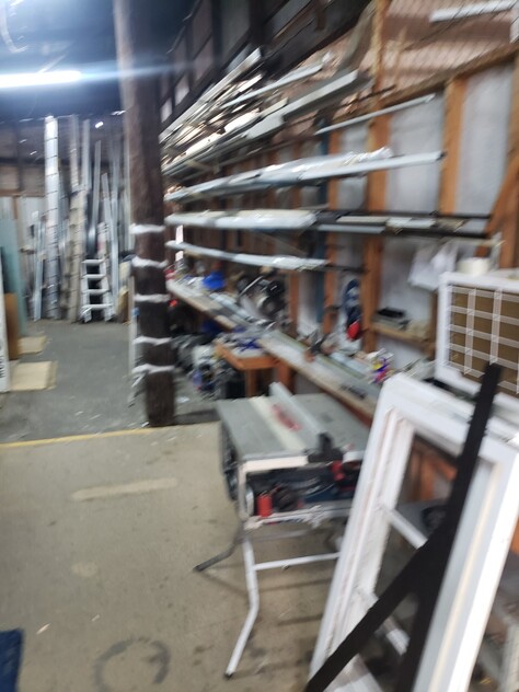 SHOP FRONT for LEASE 160 sq mtrs with great traffic exposure and High & Dry !