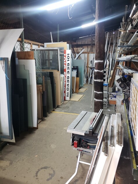 SHOP FRONT for LEASE 160 sq mtrs with great traffic exposure and High & Dry !