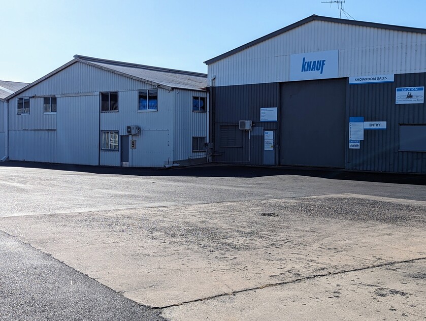 Two Warehouses Available - 1200 m2 & 770 m2