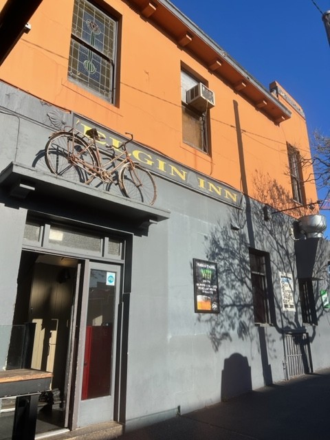 Versatile property for lease in Hawthorn Prime signage opportunity with all amenities on your doorstep!