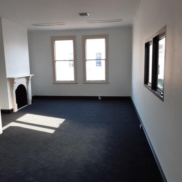Versatile property for lease in Hawthorn Prime signage opportunity with all amenities on your doorstep!