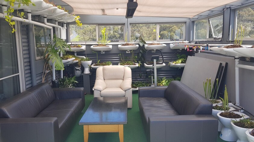 Views, deck, sunroom, city fringe location, pet friendly, undercover parking