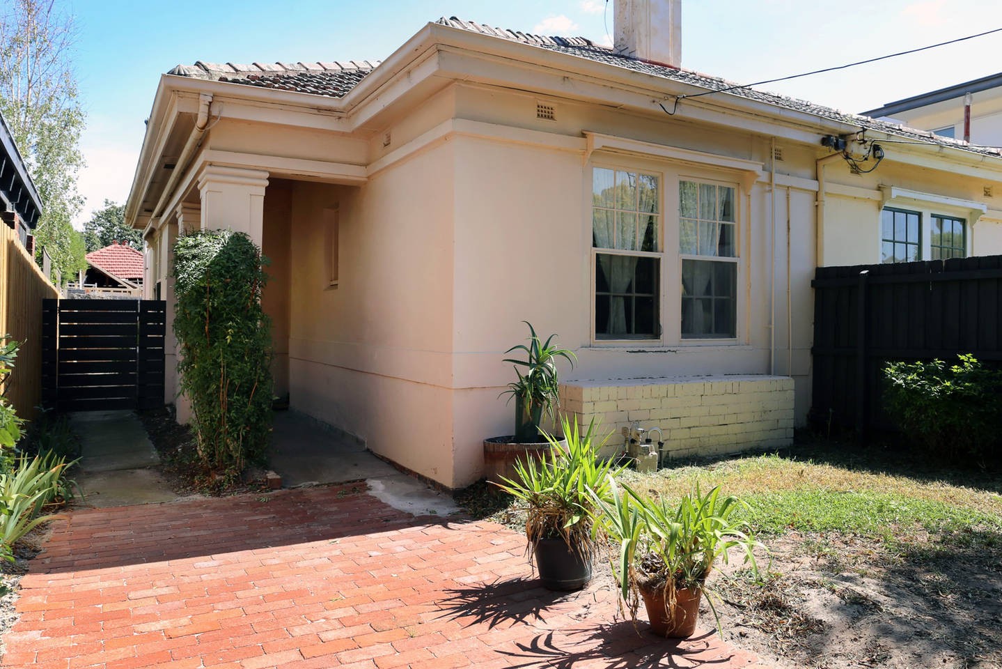 14 Ellerslie Pl Toorak VIC 3142 House for Rent