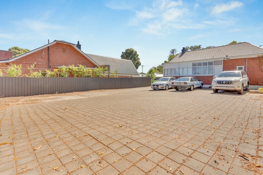 Glen Osmond Road - Office Building with 5 Offices For Lease