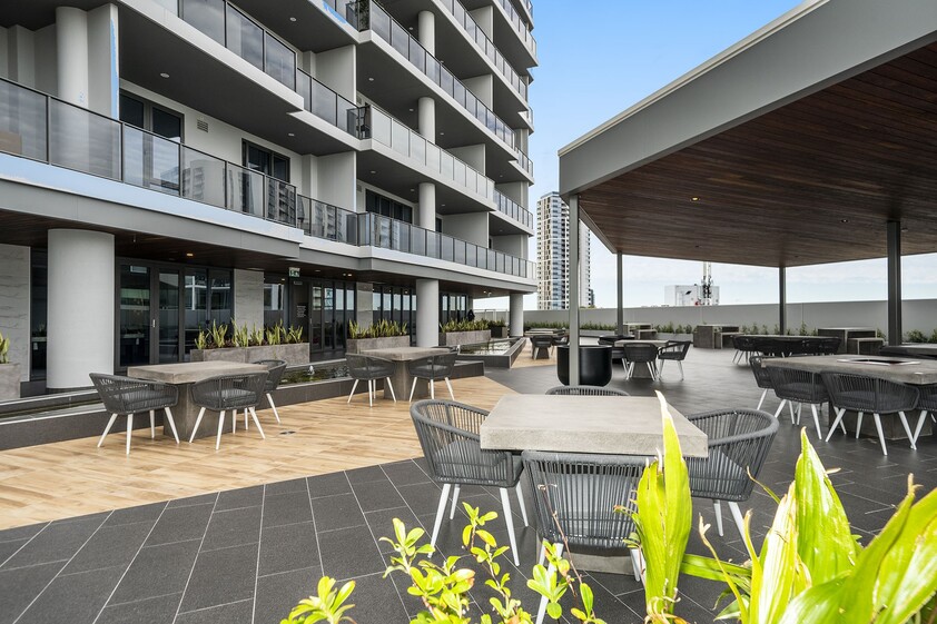 PENDING APPLICATION - PENDINGN PAYMENT Modern 2 Bedroom, 2 Bathroom Apartment