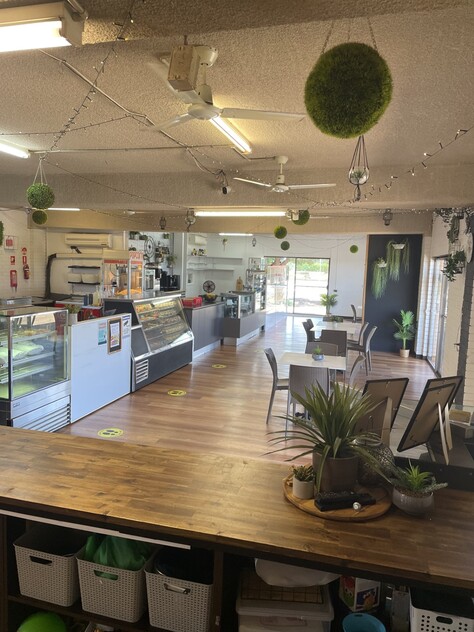 Award Winning Established Burger Shop / Cafe/ Lollie Shop in Dubbo