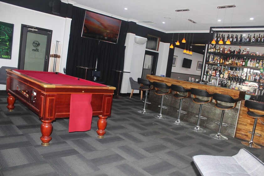 FREEHOLD PUB WITH ADDITIONAL OPTIONS ( ACCOMMODATION / RESIDENCE / CAFE OR OTHER BUSINESS ADVENTURE - STCA)
