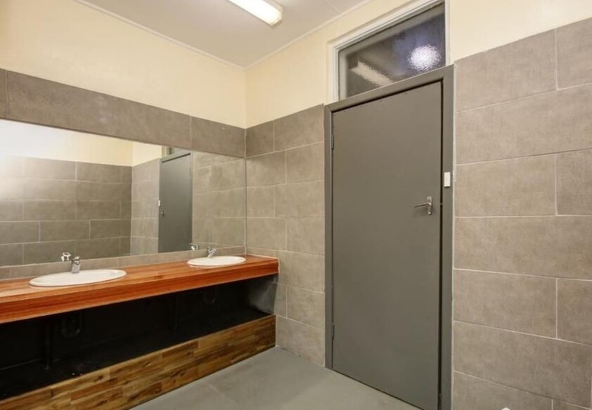 FREEHOLD PUB WITH ADDITIONAL OPTIONS ( ACCOMMODATION / RESIDENCE / CAFE OR OTHER BUSINESS ADVENTURE - STCA)